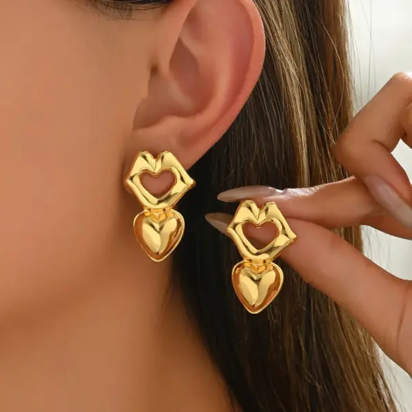 Wholesale 304 Stainless Steel Pentagram Heart Shape PVD Coated Real Gold Plated Casual Vacation Simple Style Waterproof Non Tarnish Ear Studs