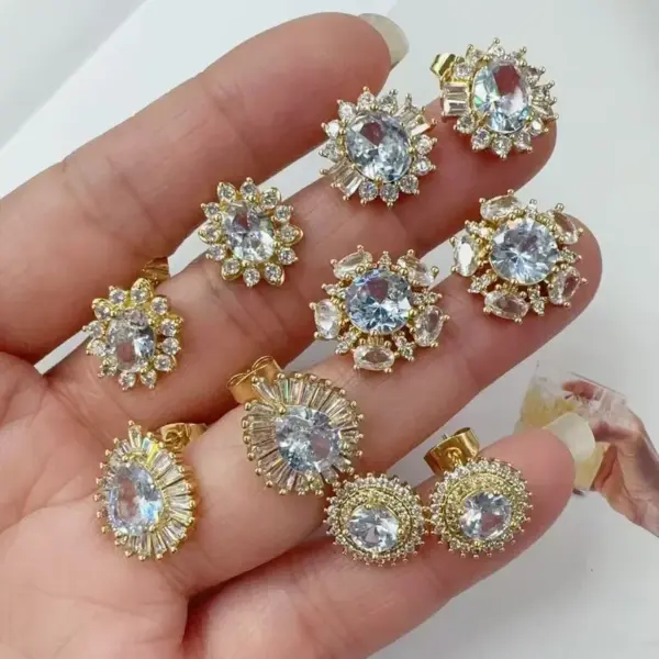 Wholesale 1 Pair Elegant Artistic Oval Heart Shape Copper Zircon 18K Gold Plated Ear Studs