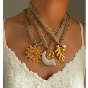 Main Image White Conch Leaf Sun Smiley Face Three-Piece Set / Average Size