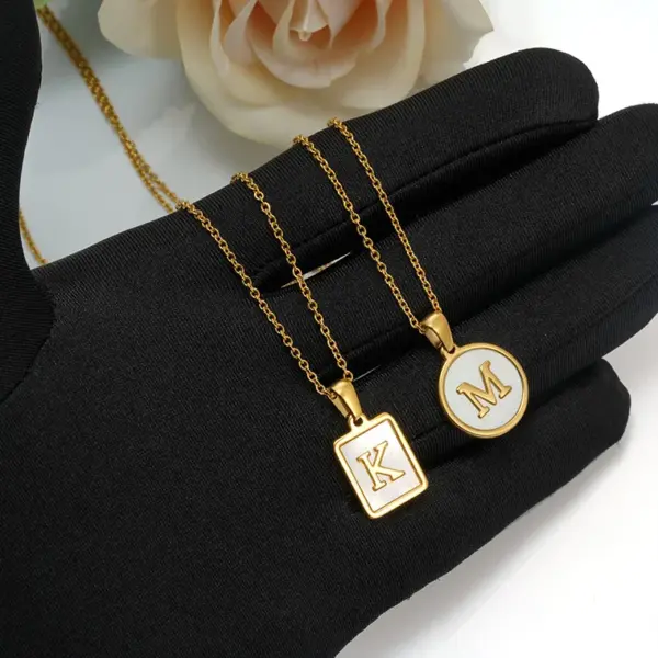 Wholesale Real Gold Plated Round Letter 304 Stainless Steel Elegant Waterproof Non Tarnish Necklace