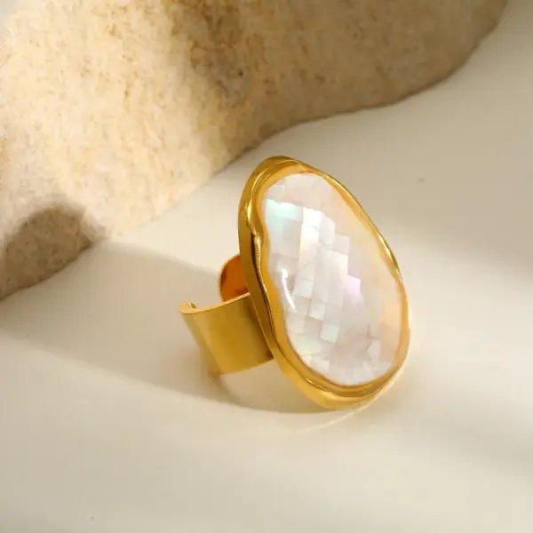 Wholesale Vacuum Electroplating (In Furnace) Plated 18K Real Gold 304 Stainless Steel Moon Oval Elegant Vintage Romantic Open Ring For Women