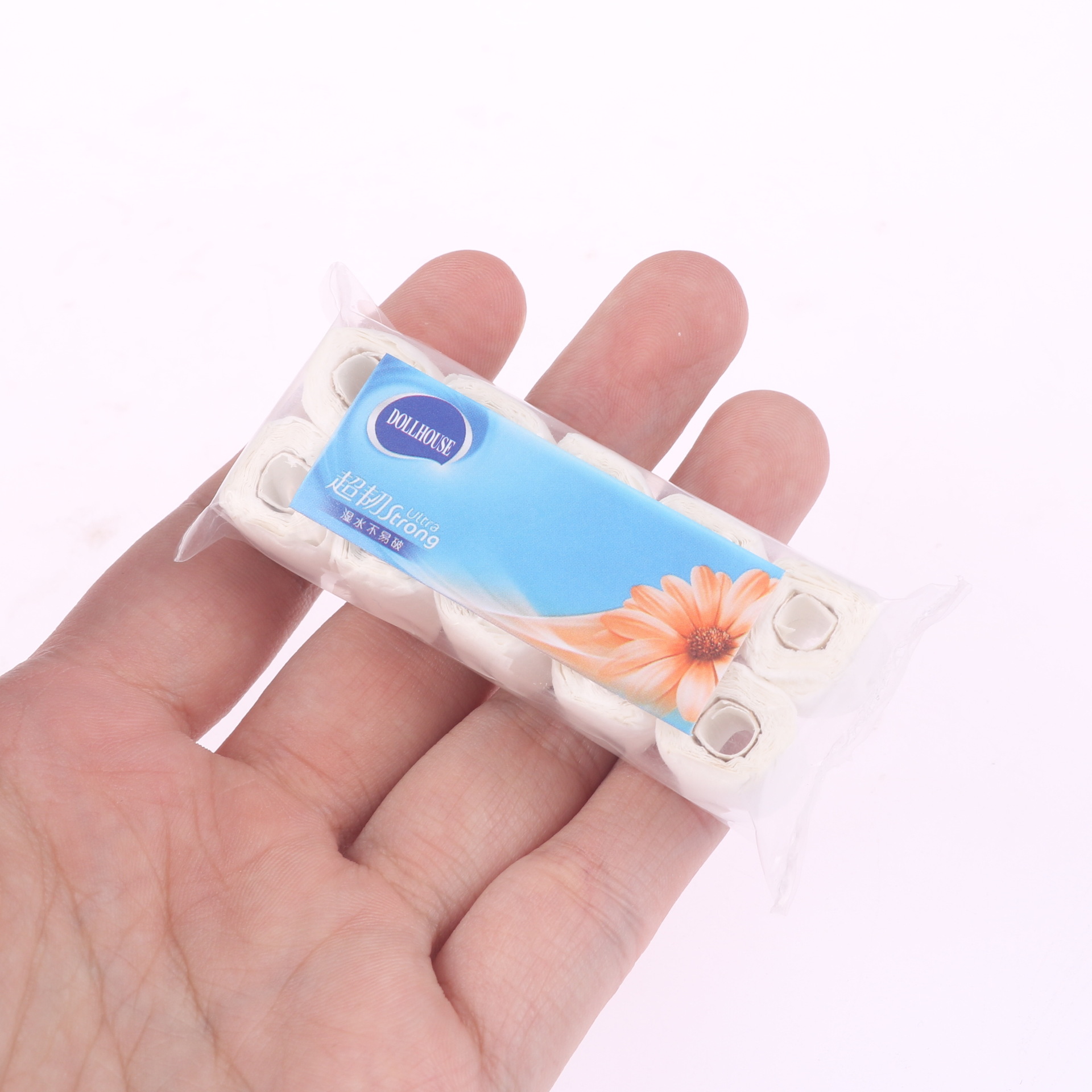 Wholesale 1:12 doll house dollhouse mini model scene aessories miniature paper towel roll paper mention new