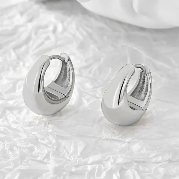 Wholesale 1 Pair Simple Style Classic Style Commute Geometric Plating Copper 18k Gold Plated Rose Gold Plated Silver Plated Earrings