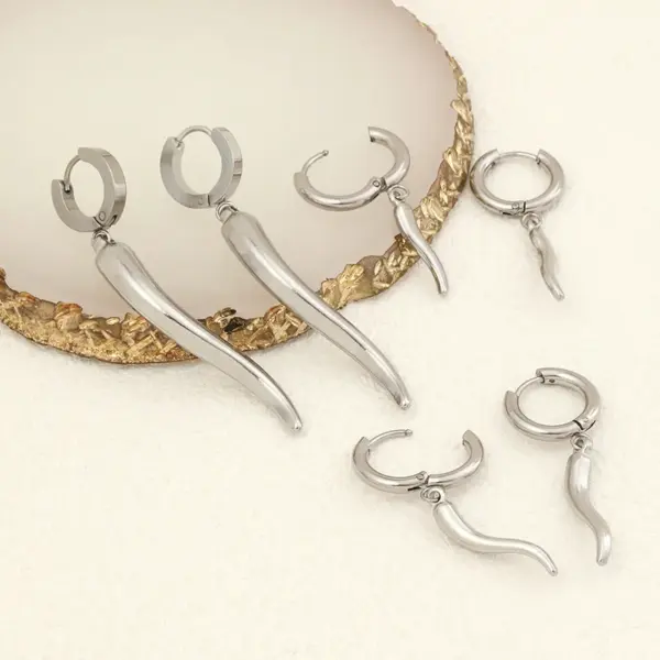 Wholesale PVD Coated 18K Gold Plated Stainless Steel Simple Style Waterproof Non Tarnish Drop Earrings