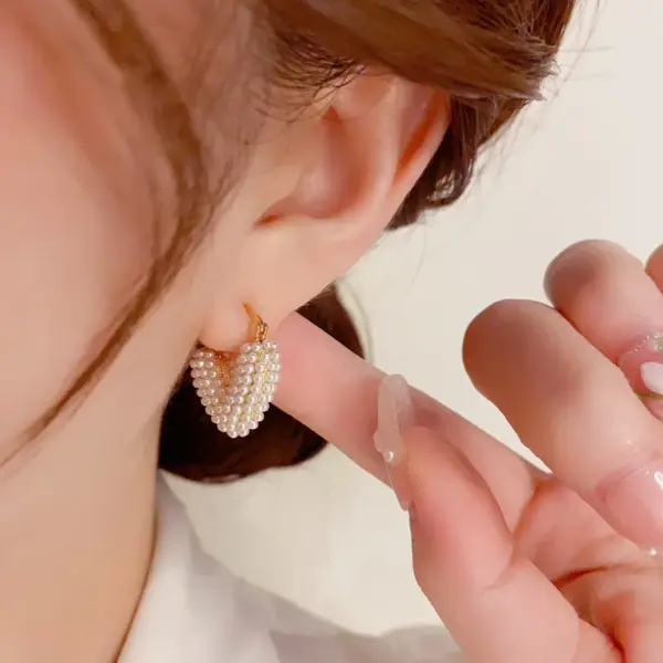 Wholesale 1 Pair Elegant Lady Heart Shape Inlay Copper Artificial Pearls Earrings