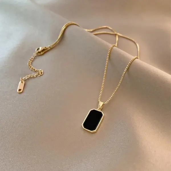 Wholesale PVD Coated Real Gold Plated 18K Gold Rectangle 304 Stainless Steel Simple Style Waterproof Non Tarnish 304 Stainless Steel Necklace