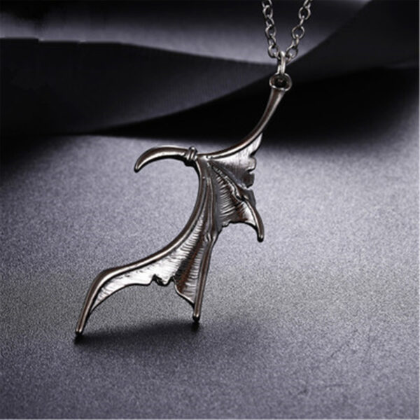 Wholesale Cross-border Foreign Trade Demon Wings Necklace Couple Gothic Retro Punk Hip Hop Metal Pendant Heart-shaped Necklace