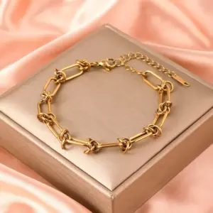 51# Knot Buckle/Gold