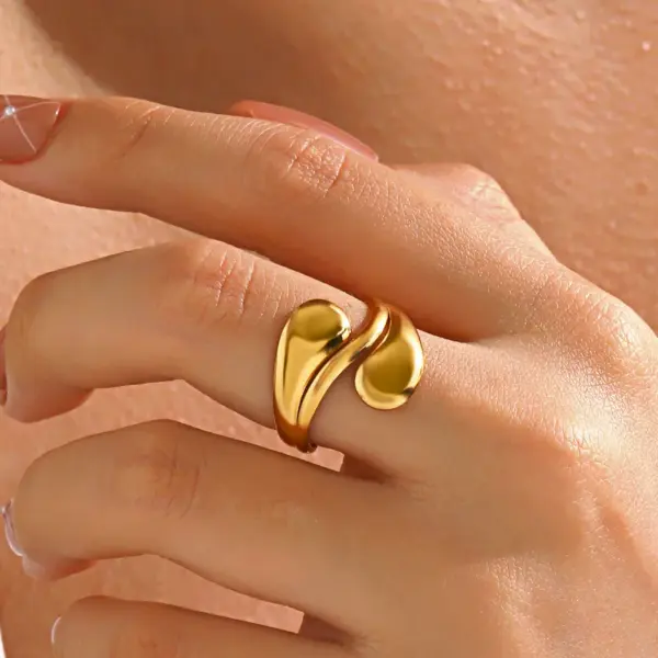 Wholesale Ion Plating (IP) 18K Gold Plated Solid Color 304 Stainless Steel Casual Hip-Hop Simple Style Waterproof Non Tarnish Rings