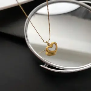 03-F16 Titanium Steel Heart Necklace / Gold