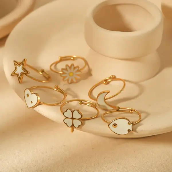 Wholesale PVD Coated Real Gold Plated 18K Gold Pentagram Heart Shape Flower 304 Stainless Steel IG Style Simple Style Classic Style Waterproof Non Tarnish Open Rings