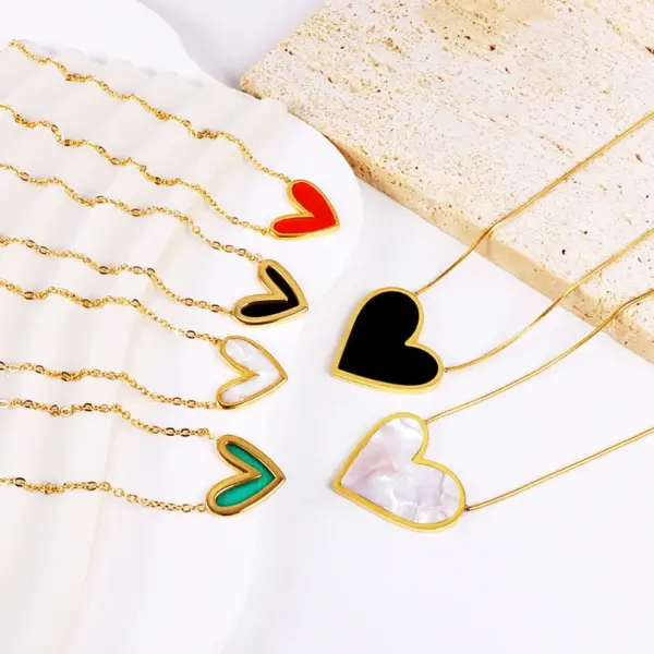 Wholesale Heart Shape Stainless Steel Titanium Steel Sweet Necklace
