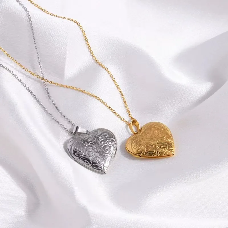 Wholesale PVD Coated Real Gold Plated 18K Heart Shape 304 Stainless Steel Sweet Simple Style Waterproof Non Tarnish Pendant Necklace Locket