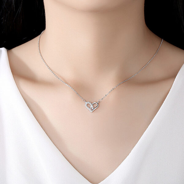 Wholesale Heart-shaped pendant clavicle necklace niche high-end