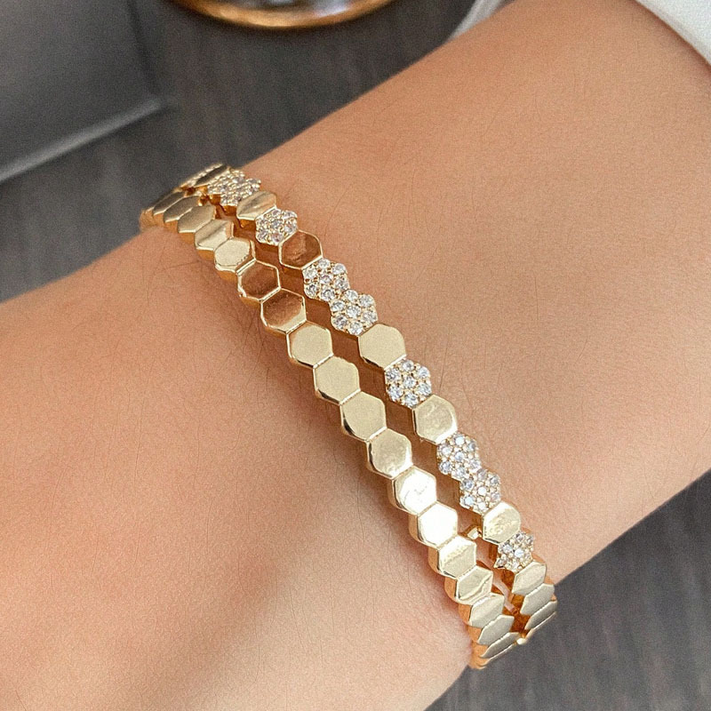 Wholesale High-end open honeycomb bracelet and ring set, fashionable and versatile bracelet and ring for women.