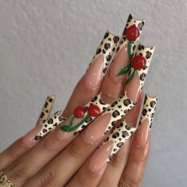 Wholesale Cross-border Europe and the United States simple French wearing armor sweet cool leopard cherry manicure false nails white wearing armor 24 pieces