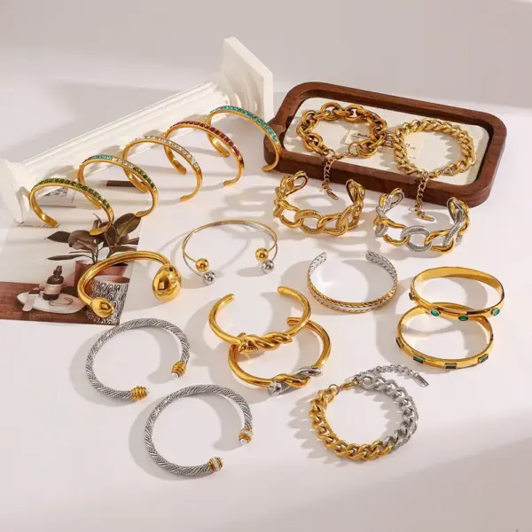Wholesale 304 Stainless Steel Bracelet Women's Non-fading Electroplated 18K Gold Color Oval And Irregular Shaped Style