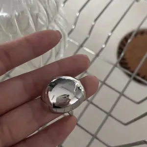 Silver Egg Noodles / Adjustable Opening