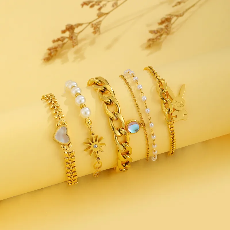 Wholesale PVD Coated Real Gold Plated 18K Gold Rabbit Sun Heart Shape Titanium Steel Sweet Waterproof Non Tarnish Titanium Steel Bracelets