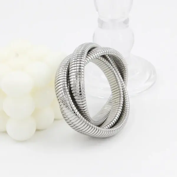 Wholesale PVD Coated 18K Gold Real Gold Plated Solid Color 304 Stainless Steel Hip-Hop Waterproof Non Tarnish 304 Stainless Steel Bangle