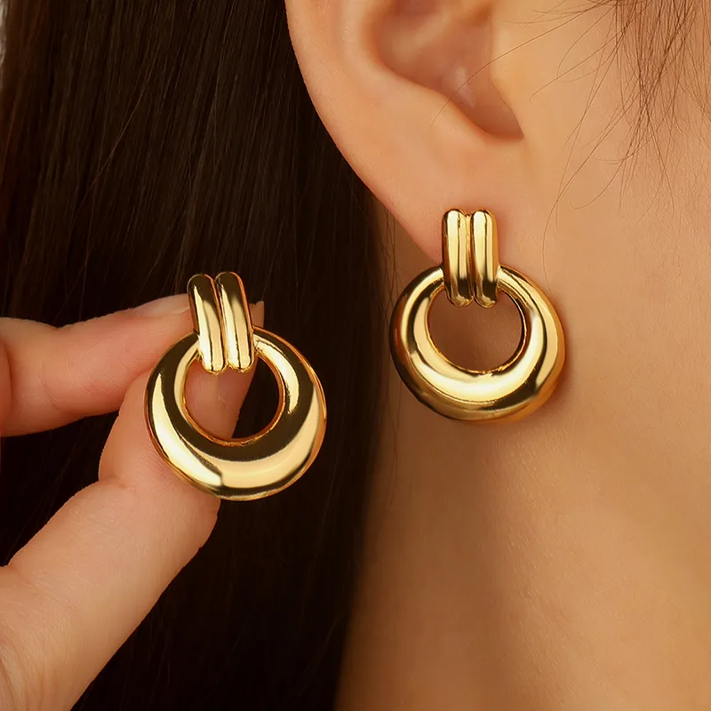 Wholesale 1 Pair Elegant Streetwear Circle 304 Stainless Steel Imitation Gold Electroplating Ear Studs
