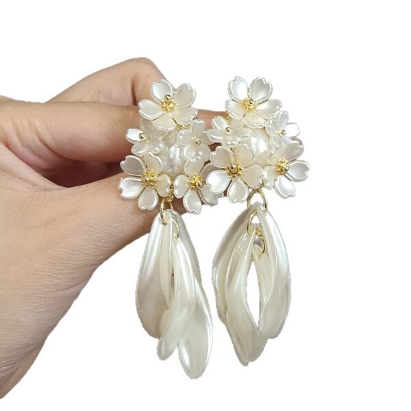 oly-f40cb02bac2acb819ee9917389c425a9 Wholesale Ser Fairy French Flower Exaerated Earrings Niche Design High-grade Long Tassel Earrings Bridal Earrings Women