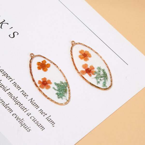 Wholesale retro diy dried flower accessories flower drop glue resin accessories oval necklace earrings pendant