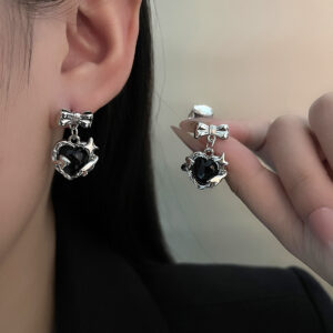 E1143-9 butterfly black heart