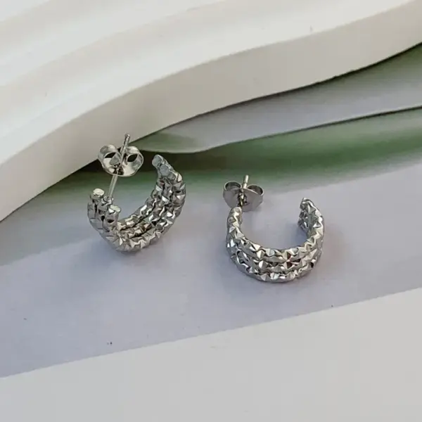 Wholesale 304 Stainless Steel C Shape Electroplated 18K Gold Plated Simple Style Ear Studs