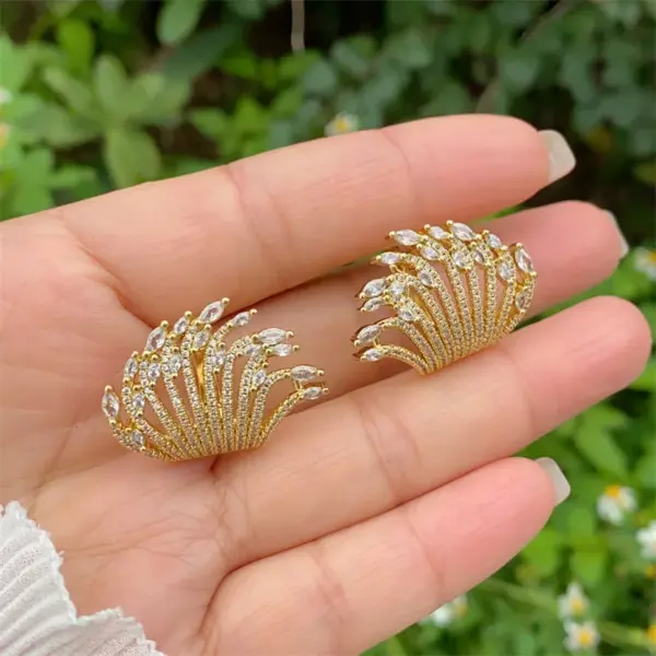 Wholesale 1 Pair Modern Style Classic Style Heart Shape Flower Inlay Copper Zircon 18K Gold Plated Ear Studs