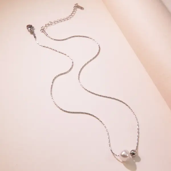 Wholesale 304 Stainless Steel Plastic Solid Color Ion Plating (IP) 18K Gold Plated Sweet Simple Style Waterproof Non Tarnish Plating Regular Chain Silver Pendant Necklace