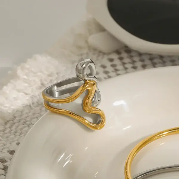 304 Stainless Steel Heart Shape Lines PVD Coated 18K Real Gold Plated Real Gold Plated Elegant Simple Style Classic Style Waterproof Non Tarnish Mixed Metal Hollow Out Rings