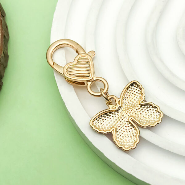 Wholesale Cross-border color butterfly metal key chain pendant key ring luggage jewelry creative cute wind car small gifts