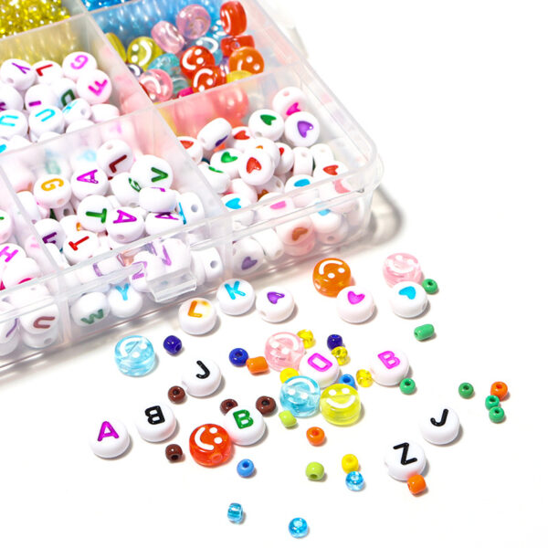 Wholesale DIY puzzle Beaded 28 Boxed Set of Solid Color Paint Glass Beads DIY Bracelet Necklace Accessories Colorful Small Rice Beads