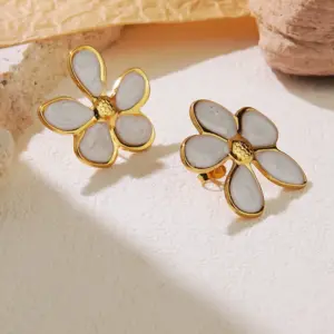 Five-leaf Flower Shape + White / 18k