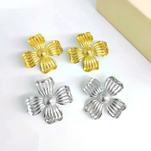 Wholesale 316 Stainless Steel Solid Color Vacation Simple Style Ear Studs For Women's