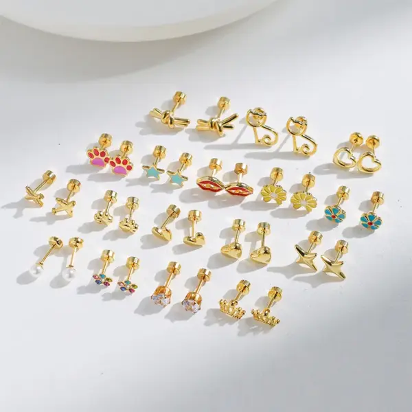 PVD Coated Real Gold Plated 14K Heart Shape Flower 304 Stainless Steel Simple Style Commute IG Waterproof Non Tarnish Small Stud Earrings Ear Studs