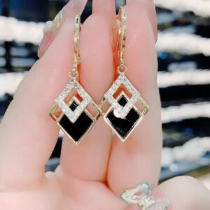 Wholesale High-end Elegant Black Diamond Earrings Japanese and Korean-style Niche Design Light Luxury Distinctive Geometric Earrings Exquisite Ear Buckle for Women