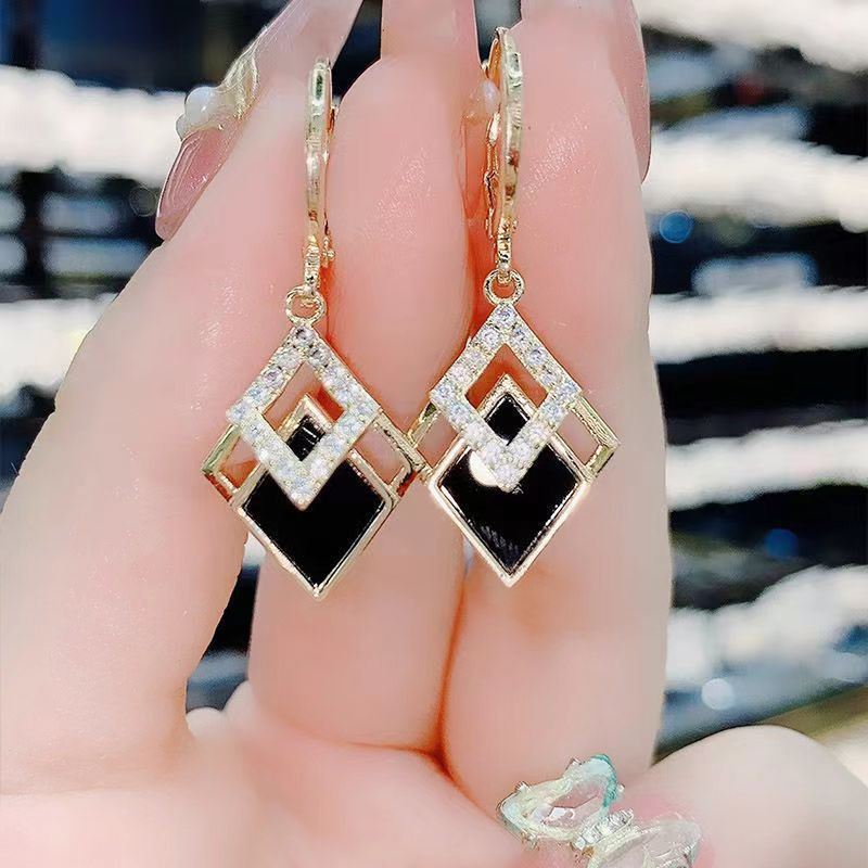 Wholesale High-end Elegant Black Diamond Earrings Japanese and Korean-style Niche Design Light Luxury Distinctive Geometric Earrings Exquisite Ear Buc