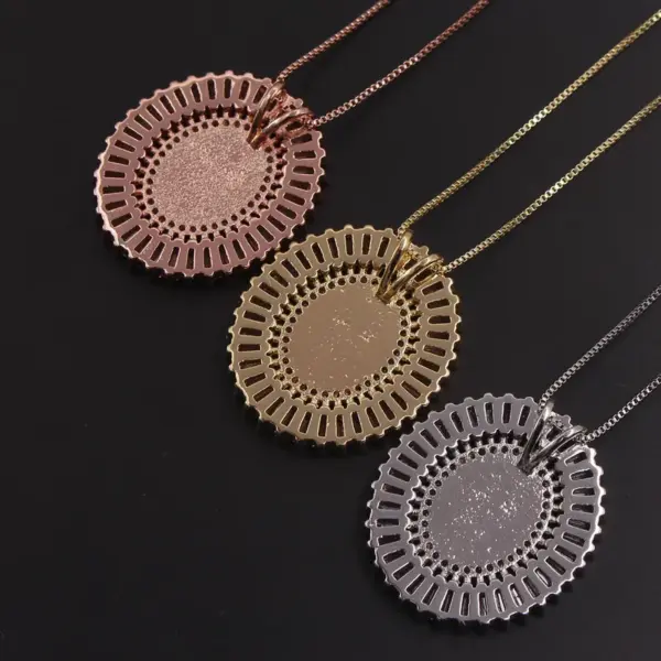Wholesale Copper Rose Gold Plated Gold Plated Retro Commute Plating Inlay Portrait Zircon Pendant Necklace