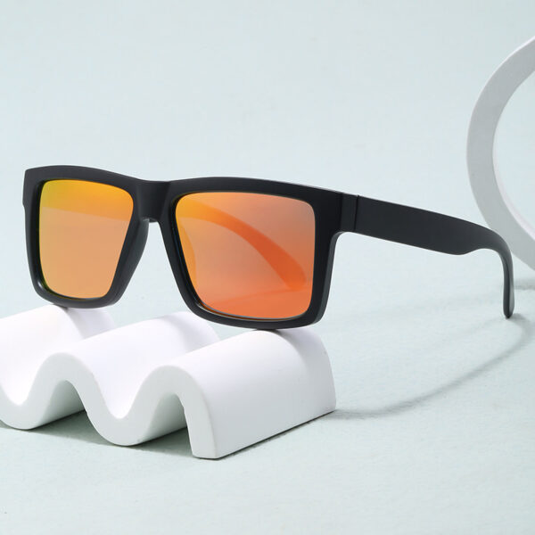 Wholesale 8464 New Hot Sports Sunglasses European and American Box Fashion Polarized Sunglasses Outdoor Men and Women Riding Glasses