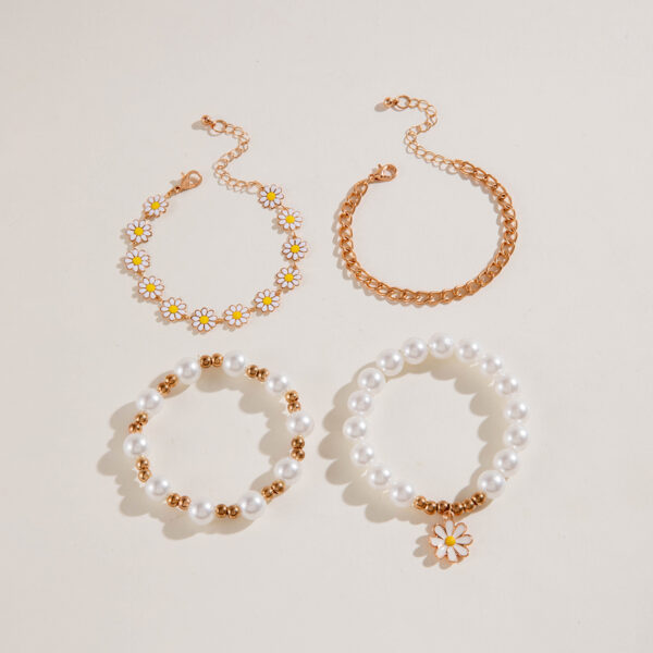 oly-f5a8573bf3fbb5bce6a4b60d10ece709 Wholesale Geometric Flower Beaded Bracelet Jewelry Four-Piece Set