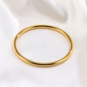 Wholesale PVD Coated 18K Gold Plated Real Gold Plated Solid Color Titanium Steel Casual Simple Style Waterproof Non Tarnish 304 Stainless Steel Bangle