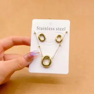 Gold / One Size / O