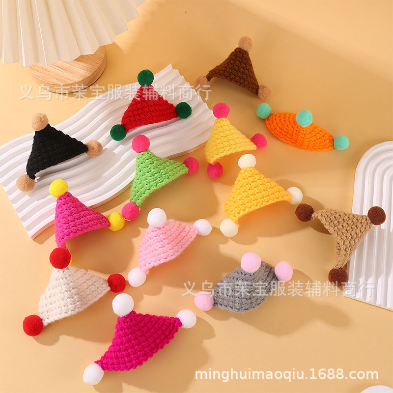 Wholesale Mini Knitted Pet Doll Decorative Triangle Hat Cute Pet Aessories Small Hat DIY Wool Doll Aessories
