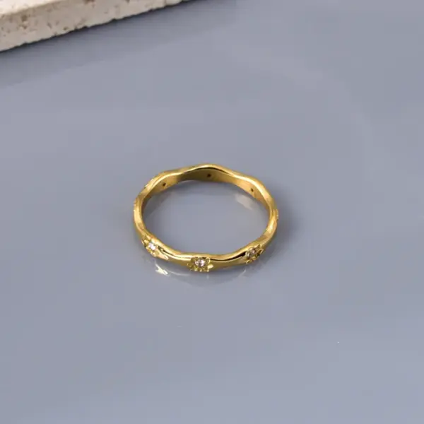 Wholesale 304 Stainless Steel Round Ion Plating (IP) Zircon 18K Real Gold Plated Elegant Simple Style Waterproof Non Tarnish Plating Inlay Gold Rings