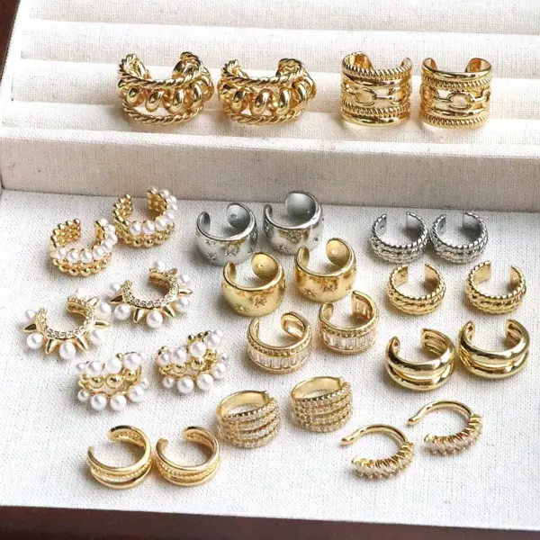 Wholesale 1 Pair Elegant Streetwear Geometric Plating Inlay Copper Artificial Pearls Zircon 18k Gold Plated Ear Studs