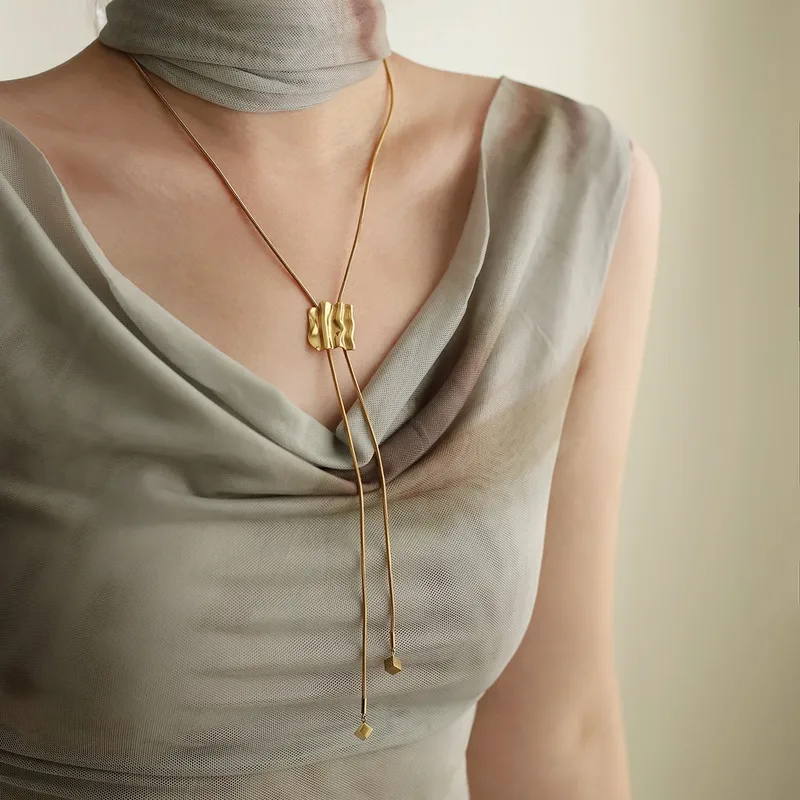 Wholesale Geometric Pleated Square Push-Pull Necklace Irregular Multi-Party Fortune Autumn/Winter Sweater Chain Vintage Heart Shape Vacuum Plating 18K