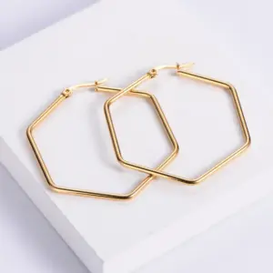 Wholesale PVD Coated Imitation Gold Heart 304 Stainless Steel Simple Style Waterproof Non Tarnish Earrings