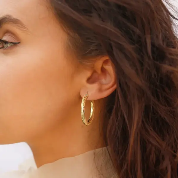 Wholesale PVD Coated Real Gold Plated C Shape 201 Stainless Steel Simple Style Waterproof Non Tarnish Hoop Earrings Ear Studs